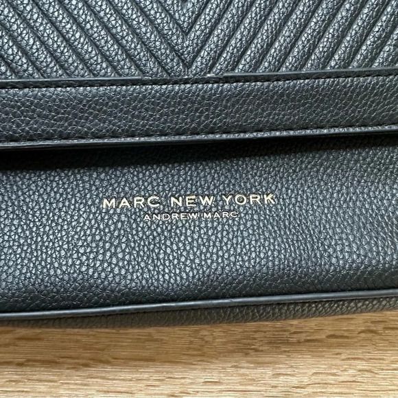 Marc New York Andrew Marc Black w/ Chain Detail Crossbody Purse - Picture 12 of 13